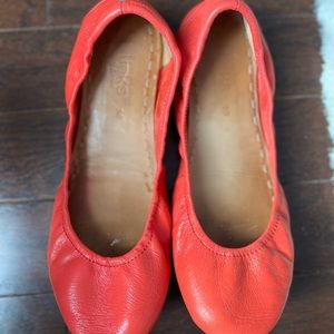 Poppy Tieks - Size 10